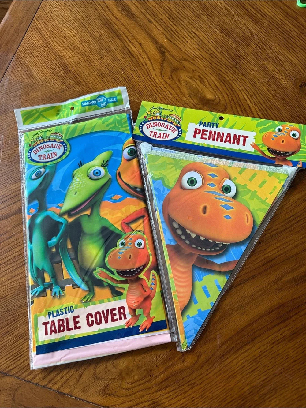 Dinosaur Train Orange Party Pennant & Table Cover -